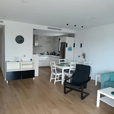 Moderni Byt S Vyhledem Na More Ve Meste Alcaidesa Exterior photo