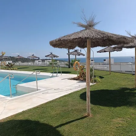 Moderni Byt S Vyhledem Na More Ve Meste Alcaidesa Exterior photo