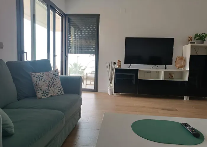 Moderni Byt S Vyhledem Na More Ve Meste Alcaidesa